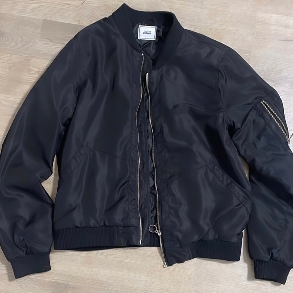 Bomber Jacket / Wind-Breaker Coat